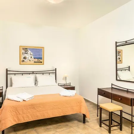 Апартаменты Livanios Адамас