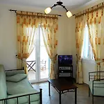 Livanios Apartment *