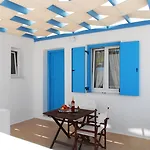 Livanios Apartment *