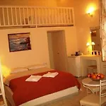 Livanios Apartment Adamantas (Milos)