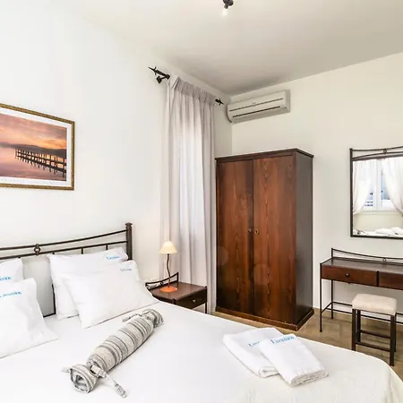 Livanios Lejlighed Adamantas