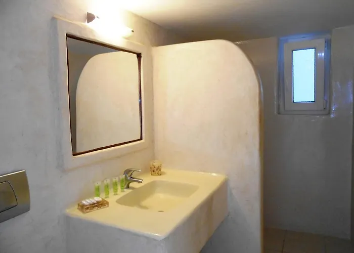 Livanios Adamantas (Milos)