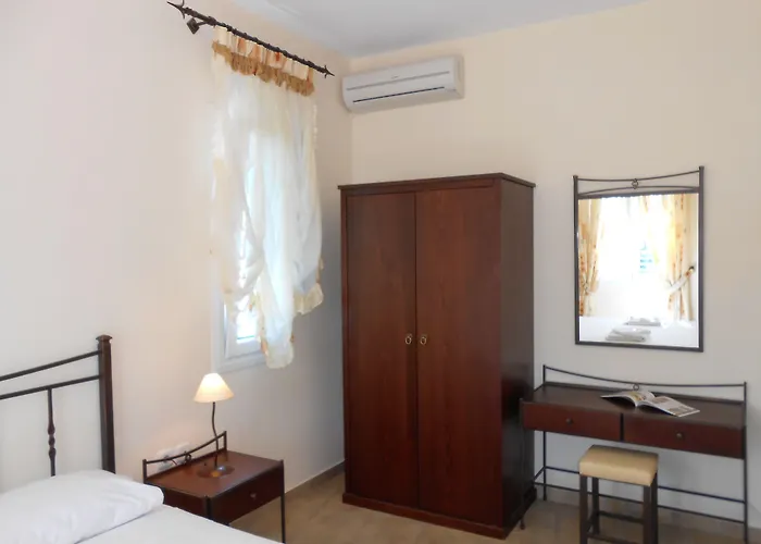 Livanios * Adamantas (Milos)