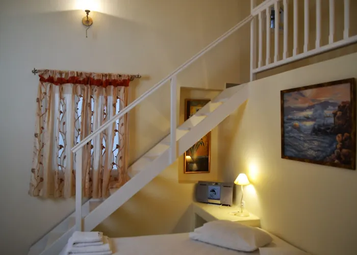 Livanios Daire Adamantas (Milos)